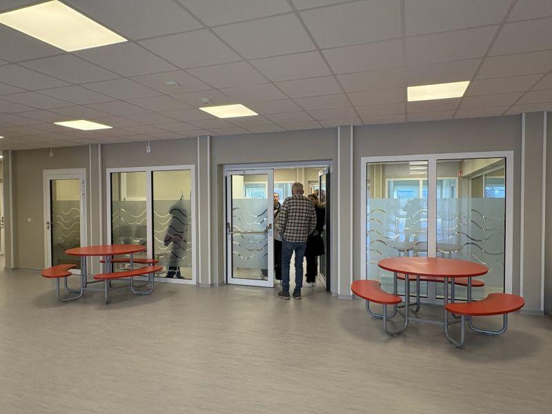 Starfsmenn kynna sér aðstöuna