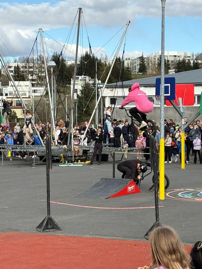 BMX brose leika listir sínar